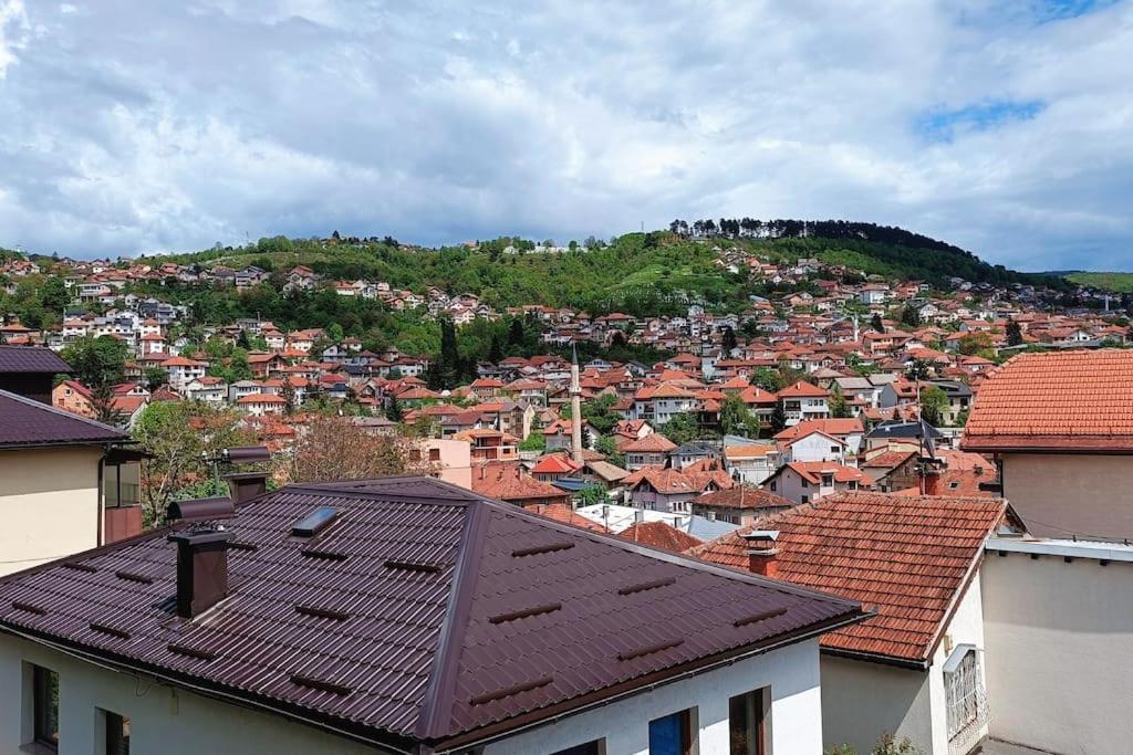Spacious Condo Near Bascarsija - Free Parking Sarajevo Bagian luar foto