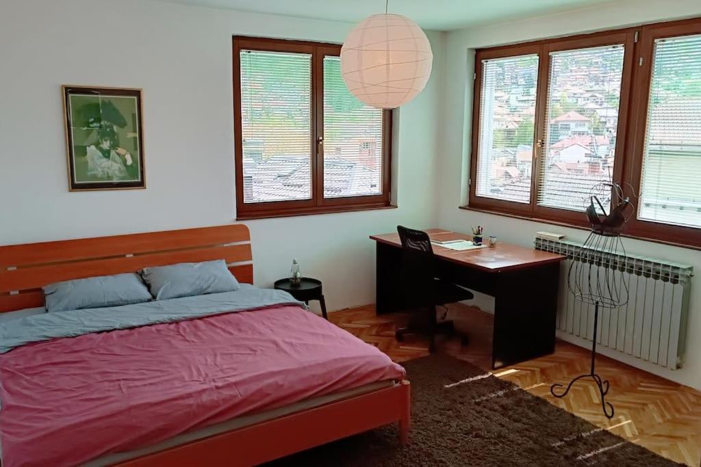 Spacious Condo Near Bascarsija - Free Parking Sarajevo Bagian luar foto